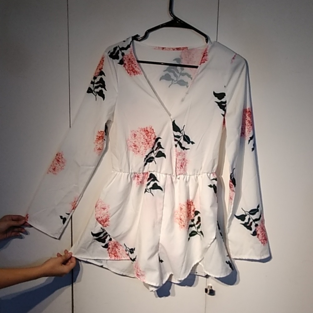 Loose floral print romper